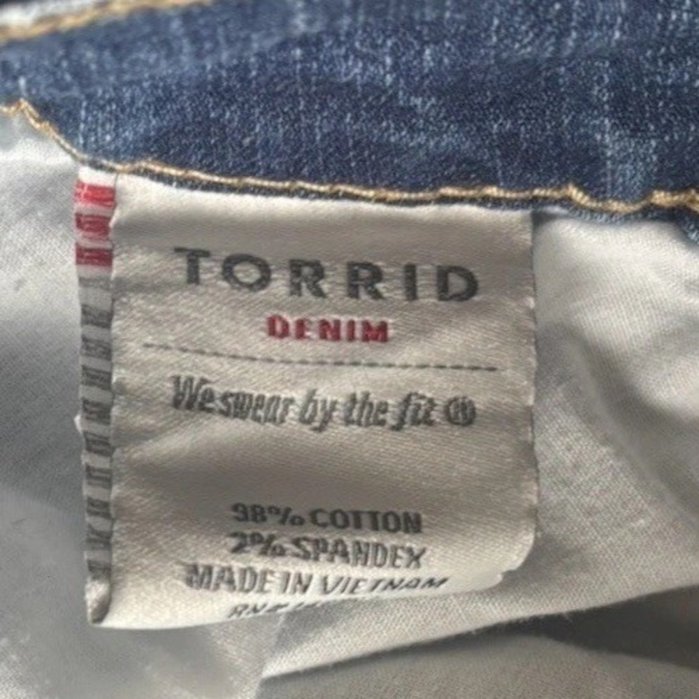 Torrid Skinny Jeans Womens 20 Blue Medium Embroidered Eyelet Raw Hem Stretch - Picture 7 of 13
